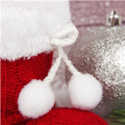 Конфетница «Сапожок», вязаный с помпонами