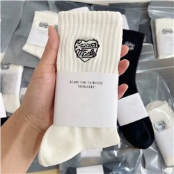Cotton colored socks for men and women, Japanese version, with embroidery, mid length