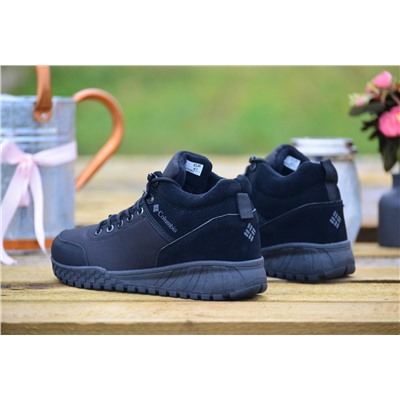 Зимняя Коламбия из комбинированных материалов