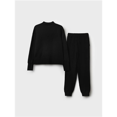 Комплект для девочки: джемпер, брюки