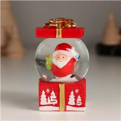 Снежный шар новогодний стеклянный «Персонаж в подарке», 4.5×4.5×7.3 см, МИКС