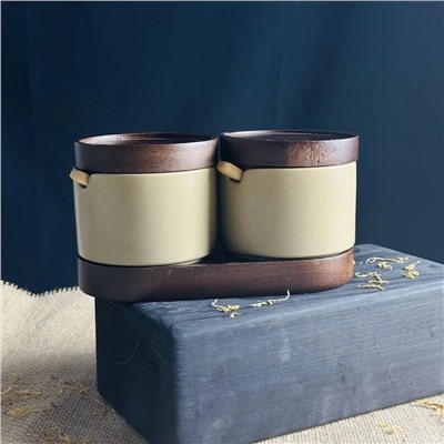 235-074 Набор из 2 баночек 9см с ложками на подставке в под.уп.(х24)