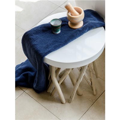 Полотенце банное темно-синего цвета из коллекции Essential, 70х140 см