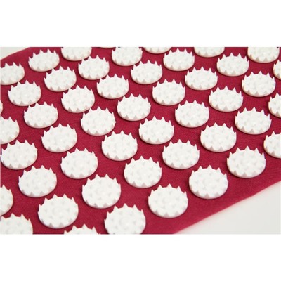 Аппликатор «Кузнецова», 70 колючек, спанбонд, 23×32 см, красный.