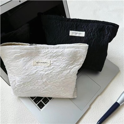 White capacious cosmetic bag, handheld organizer bag to go out, travel bag, liner