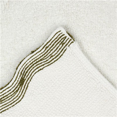 Коврик для ванной с кантом оливкового цвета из коллекции Trendy Ruffles, 50x80 см