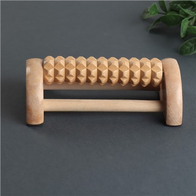 Массажёр для ног с шипами, деревянный, роликовый, 1 ряд, 14.5×7.8×4.5 см