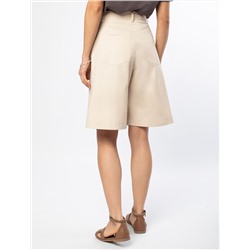 Шорты-бермуды с защипами