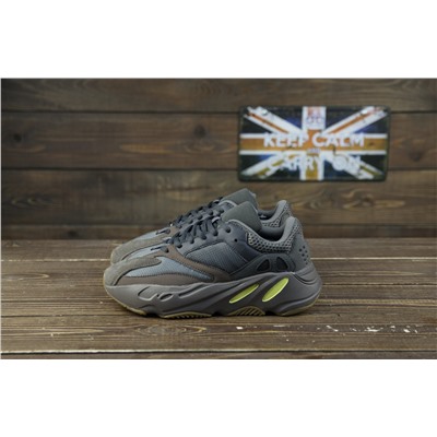 Adidas Yeezy Boost 700 V2 из натуральной замши и нейлона