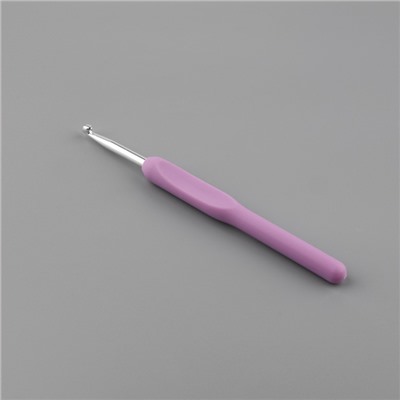 Крючок для вязания, с пластиковой ручкой, d=5 мм, 14 см, сиреневый