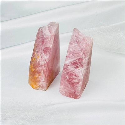 Радуга Самоцветов Держатель для книг из Розового кварца (Мадагаскар)