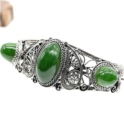 Браслет из нефрита, 17,5 см.