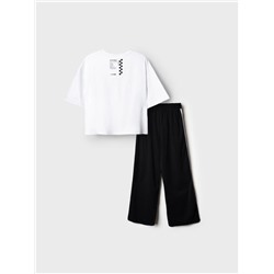 Комплект для девочки: футболка, брюки