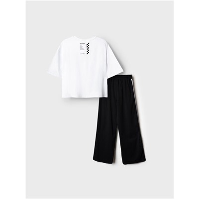 Комплект для девочки: футболка, брюки