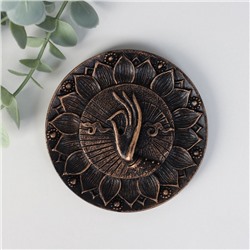 Подставка для благовоний полистоун «Рука - Чин мудра», бронза, 9.8×9.8×1 см