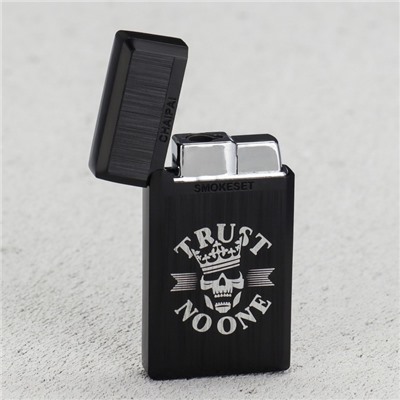Зажигалка газовая Trust, 3.5 × 6.8 см.