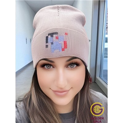 Теплая женская шапка плотной вязки с отворотом арт 1