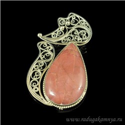 Брошь из родонита " Лиса " 50*90мм.