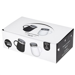 Кружка фарфоровая "Усатики" 480мл, 8,7х8,7см h11см, матовая глазурь, деколь с золотом, цвет - белый, черный, пластмассовая, винтовая крышка, герметичная, с силиконовым уплотнителем, д/горла 6,3см, д/основания 6см, набор 2 штуки, в подарочной коробке