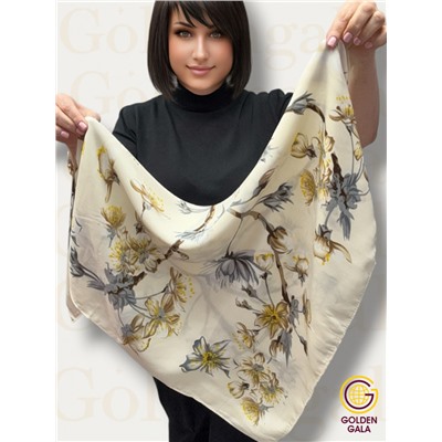 Платок утепленный "Цветы яблони" Арт 2025/03 (молочный)