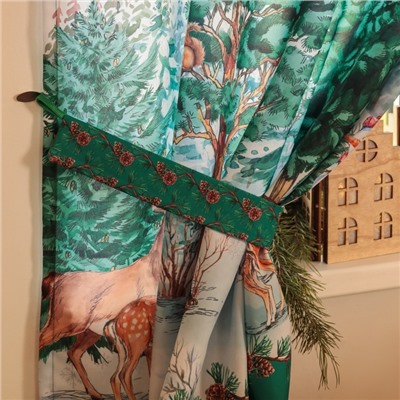 Комплект штор для кухни с подхватами «Новогодний лес» 145×180 см - 2 штуки, габардин