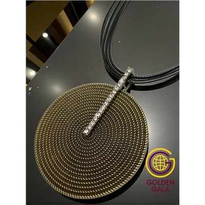 Кулон на кожаном шнурке "Женская грация" Арт КШ2130/07