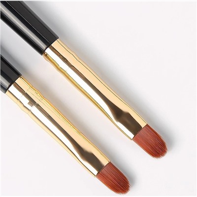 Портативная кисть для губ с металлическим колпачком