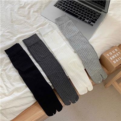 Japanese colored minimalistic base knee socks, shoes, mid-length