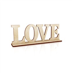 Слово "LOVE" на подставке