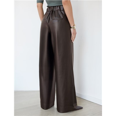 Широкие кожаные брюки-трубы с поясом