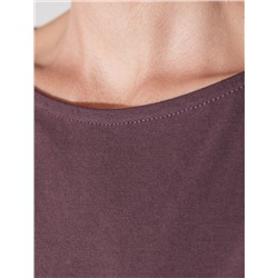 Нарядная футболка с блестящим принтом