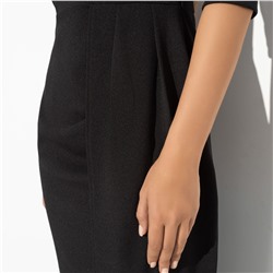 Платье с открытыми плечами и высоким разрезом, Деловой завтрак