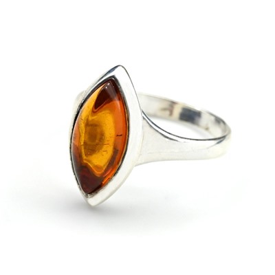 Кольцо с янтарем С925 рис 9*16мм цв.медовый размер 19, 2,7г