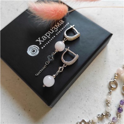 Серьги с розовым кварцем в белом металле асимметричные