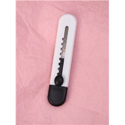 Канцелярский нож "Classic", white