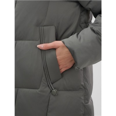 Пальто зимнее утепленное с мехом и капюшоном тренд темно-зеленого цвета 7630TZ