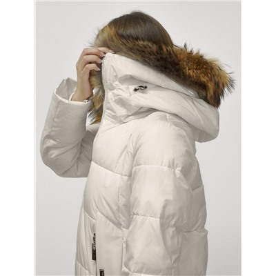 Куртка женская зимняя с мехом енот премиум класса бежевого цвета 381B