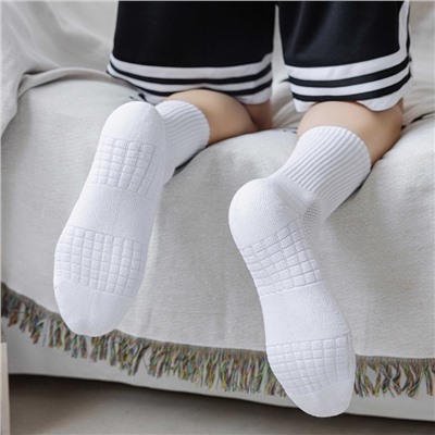 Breathable basketball sports colored knee socks for men and women, increased thickness, absorbs sweat and smell, mid-length, for running