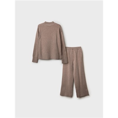 Комплект для девочки: джемпер, брюки