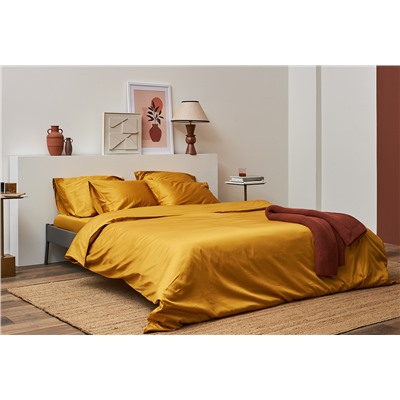 Простыня на резинке из премиального сатина горчичного цвета из коллекции Essential, 200х200х30 см