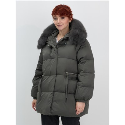 Куртка зимняя женская с мехом и капюшоном тренд темно-зеленого цвета 7639TZ