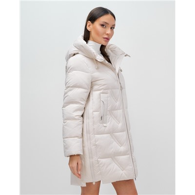 Куртка зимняя женская классическая с капюшоном бежевого цвета 7671B