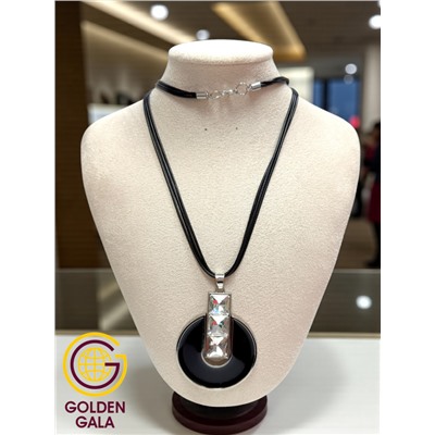 Кулон на кожаном шнурке "Женская грация" Арт КШ2130/26