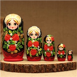 Матрёшка «Земляничка», чёрный платок, 5 кукольная, 18 см