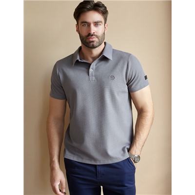 Футболка-поло из фактурного трикотажа