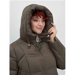 Пальто зимнее утепленное с капюшоном женское коричневого цвета 7702K