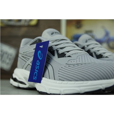 Кроссовки ASICS