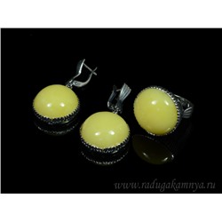 Набор с янтарём кольцо, серьги круг 22мм молочный, размер 19