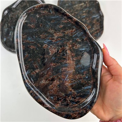 Радуга Самоцветов Блюдо из Арфведсонита (Нуумит)