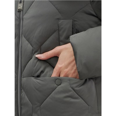 Пальто зимнее утепленное с мехом и капюшоном тренд темно-зеленого цвета 7753TZ